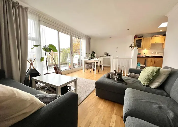 Central Duplex With City Skyline